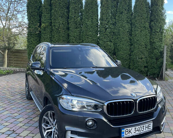 Черный БМВ Х5, объемом двигателя 2 л и пробегом 256 тыс. км за 23000 $, фото 1 на Automoto.ua