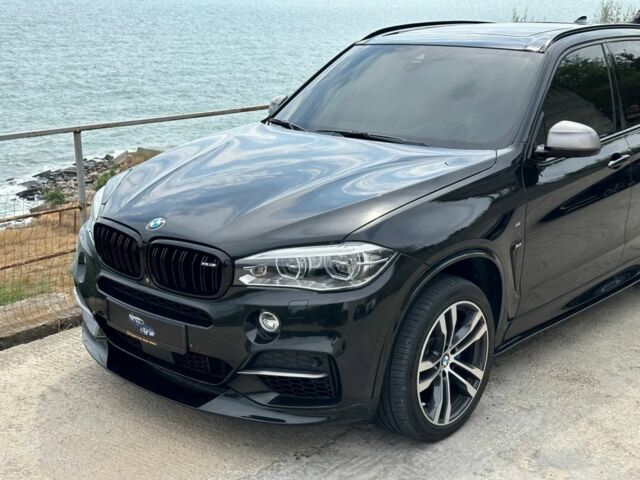 Черный БМВ Х5, объемом двигателя 3 л и пробегом 200 тыс. км за 36000 $, фото 1 на Automoto.ua