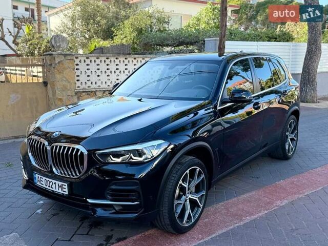 Черный БМВ Х5, объемом двигателя 2 л и пробегом 53 тыс. км за 63000 $, фото 1 на Automoto.ua