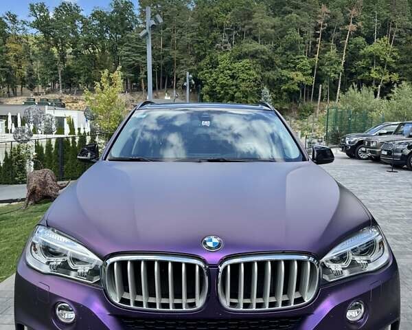 Фиолетовый БМВ Х5, объемом двигателя 2.99 л и пробегом 102 тыс. км за 40000 $, фото 1 на Automoto.ua