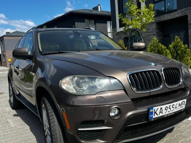 Коричневый БМВ Х5, объемом двигателя 3 л и пробегом 335 тыс. км за 10500 $, фото 1 на Automoto.ua