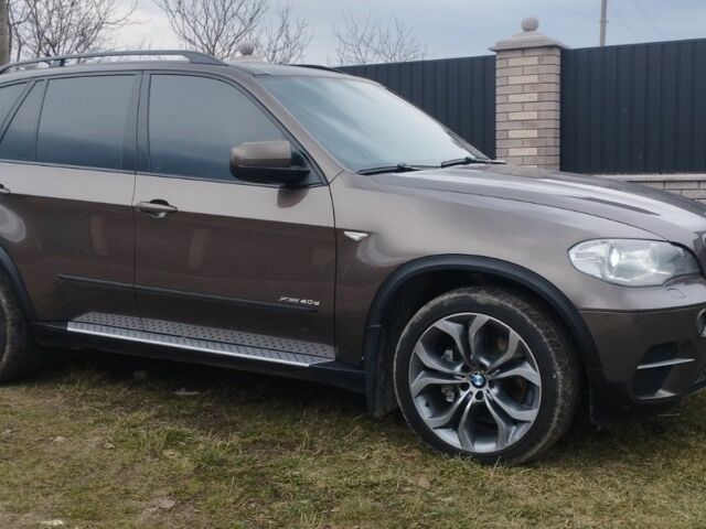 Коричневый БМВ Х5, объемом двигателя 3 л и пробегом 230 тыс. км за 17300 $, фото 1 на Automoto.ua