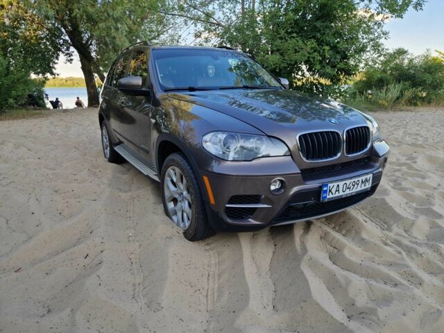 Коричневый БМВ Х5, объемом двигателя 3 л и пробегом 82 тыс. км за 18500 $, фото 1 на Automoto.ua