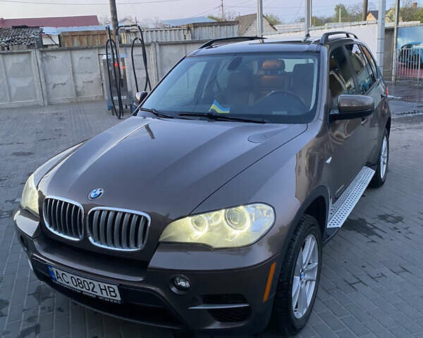 Коричневый БМВ Х5, объемом двигателя 3 л и пробегом 360 тыс. км за 16500 $, фото 1 на Automoto.ua