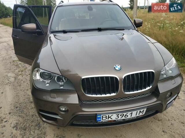 Коричневый БМВ Х5, объемом двигателя 2.98 л и пробегом 120 тыс. км за 16000 $, фото 1 на Automoto.ua