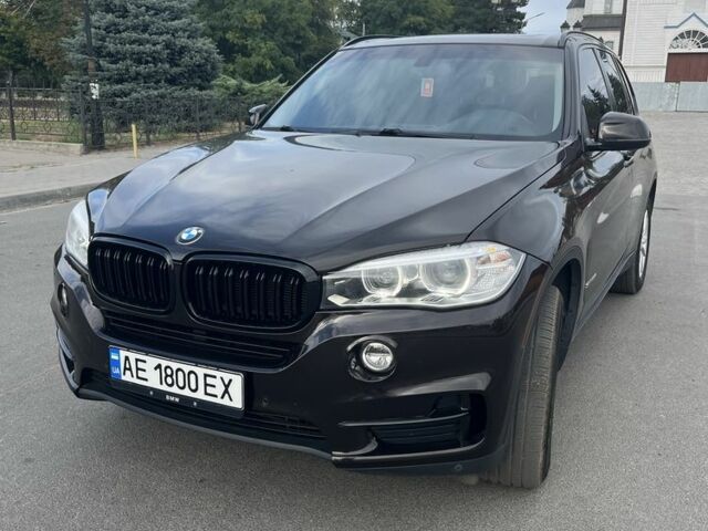 Коричневый БМВ Х5, объемом двигателя 3 л и пробегом 255 тыс. км за 18999 $, фото 1 на Automoto.ua