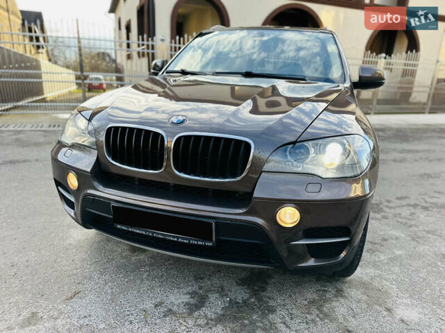 Коричневый БМВ Х5, объемом двигателя 3 л и пробегом 227 тыс. км за 15700 $, фото 1 на Automoto.ua