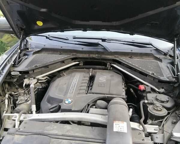 БМВ Х5, объемом двигателя 3 л и пробегом 286 тыс. км за 12000 $, фото 1 на Automoto.ua