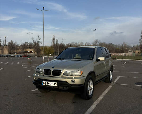 Желтый БМВ Х5, объемом двигателя 3 л и пробегом 380 тыс. км за 8999 $, фото 1 на Automoto.ua