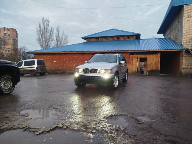 Серый БМВ Х5, объемом двигателя 3 л и пробегом 2 тыс. км за 4500 $, фото 1 на Automoto.ua