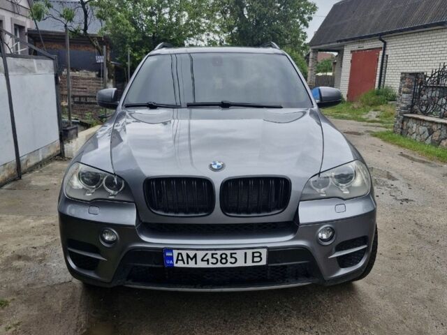 Серый БМВ Х5, объемом двигателя 3 л и пробегом 321 тыс. км за 10909 $, фото 1 на Automoto.ua