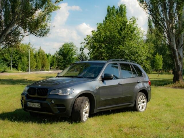 Серый БМВ Х5, объемом двигателя 3 л и пробегом 212 тыс. км за 15500 $, фото 1 на Automoto.ua