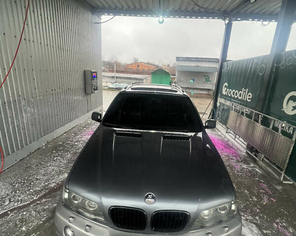 Серый БМВ Х5, объемом двигателя 4.4 л и пробегом 269 тыс. км за 6700 $, фото 1 на Automoto.ua