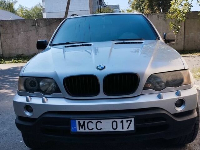 Серый БМВ Х5, объемом двигателя 3 л и пробегом 350 тыс. км за 4500 $, фото 1 на Automoto.ua