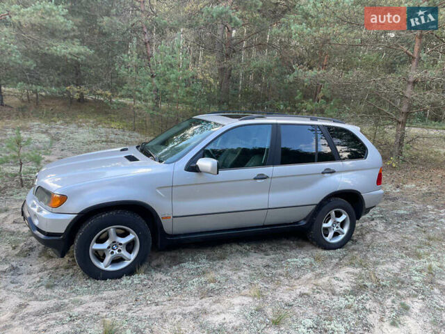 Серый БМВ Х5, объемом двигателя 3 л и пробегом 380 тыс. км за 5000 $, фото 1 на Automoto.ua