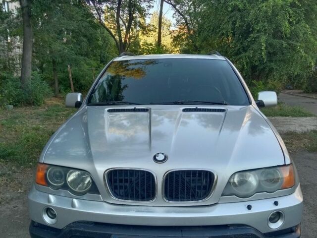 Серый БМВ Х5, объемом двигателя 4.4 л и пробегом 400 тыс. км за 6500 $, фото 1 на Automoto.ua