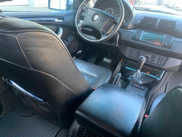 Серый БМВ Х5, объемом двигателя 3 л и пробегом 380 тыс. км за 7950 $, фото 1 на Automoto.ua