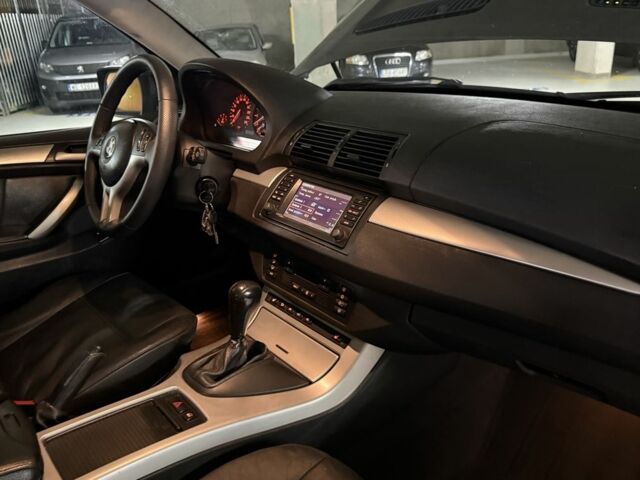 Серый БМВ Х5, объемом двигателя 3 л и пробегом 258 тыс. км за 5500 $, фото 1 на Automoto.ua