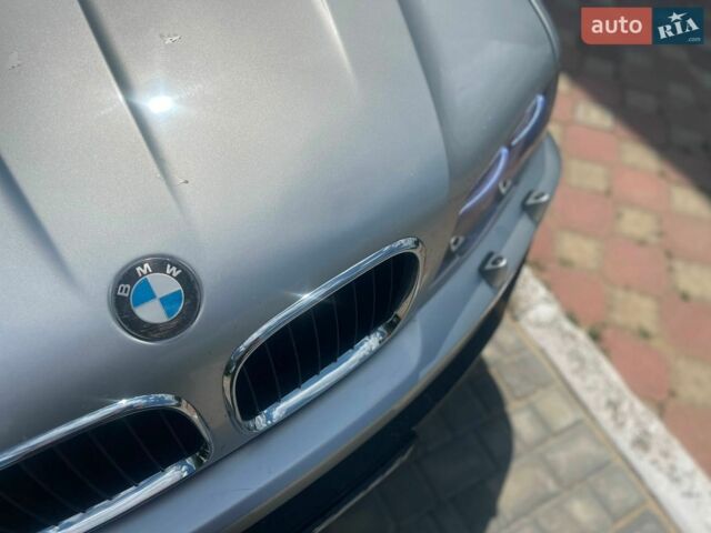 Серый БМВ Х5, объемом двигателя 3 л и пробегом 500 тыс. км за 8200 $, фото 1 на Automoto.ua