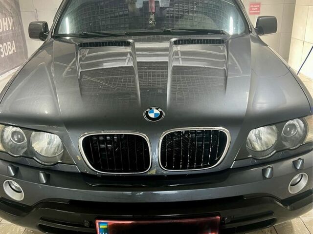 Серый БМВ Х5, объемом двигателя 3 л и пробегом 270 тыс. км за 10500 $, фото 1 на Automoto.ua