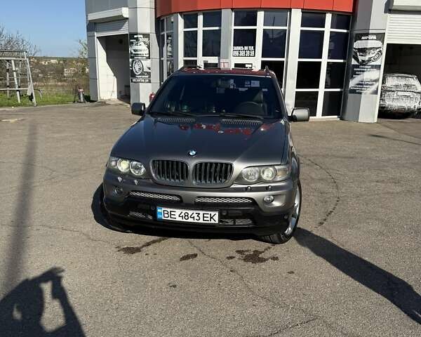 Серый БМВ Х5, объемом двигателя 3 л и пробегом 340 тыс. км за 12000 $, фото 1 на Automoto.ua
