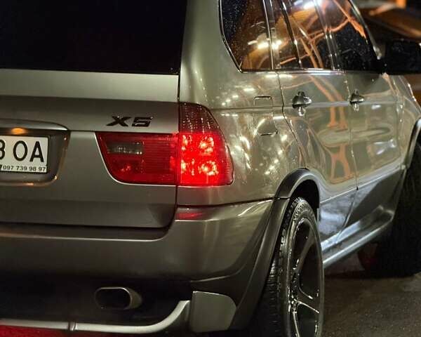 Серый БМВ Х5, объемом двигателя 3 л и пробегом 210 тыс. км за 11500 $, фото 1 на Automoto.ua