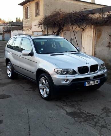 Серый БМВ Х5, объемом двигателя 3 л и пробегом 340 тыс. км за 6500 $, фото 1 на Automoto.ua
