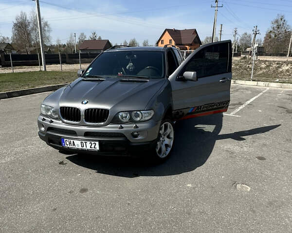 Серый БМВ Х5, объемом двигателя 3 л и пробегом 325 тыс. км за 5550 $, фото 1 на Automoto.ua