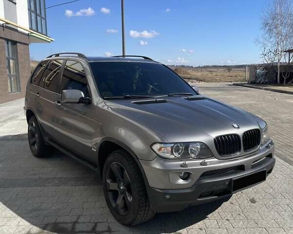 Серый БМВ Х5, объемом двигателя 3 л и пробегом 455 тыс. км за 9999 $, фото 1 на Automoto.ua