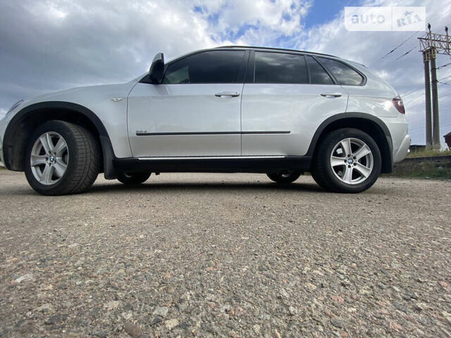 Серый БМВ Х5, объемом двигателя 3 л и пробегом 237 тыс. км за 13700 $, фото 1 на Automoto.ua