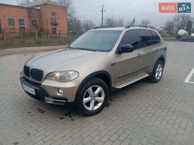 Серый БМВ Х5, объемом двигателя 3 л и пробегом 350 тыс. км за 8600 $, фото 1 на Automoto.ua