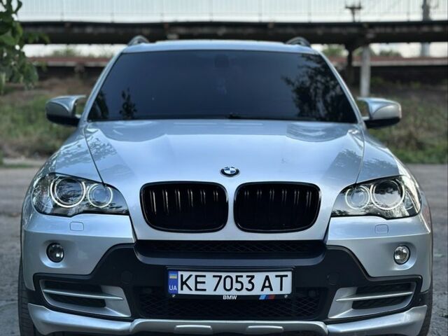 Серый БМВ Х5, объемом двигателя 3 л и пробегом 297 тыс. км за 13200 $, фото 1 на Automoto.ua