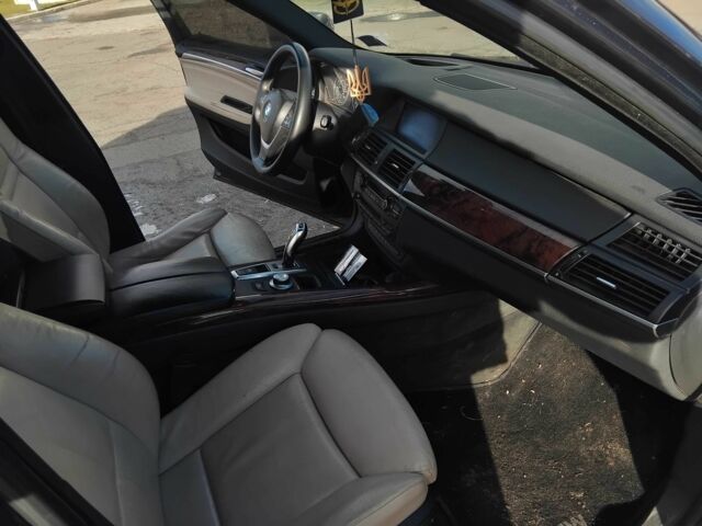 Серый БМВ Х5, объемом двигателя 4.8 л и пробегом 260 тыс. км за 6700 $, фото 1 на Automoto.ua