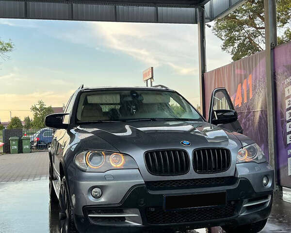 Сірий БМВ Х5, об'ємом двигуна 4.8 л та пробігом 210 тис. км за 12500 $, фото 1 на Automoto.ua