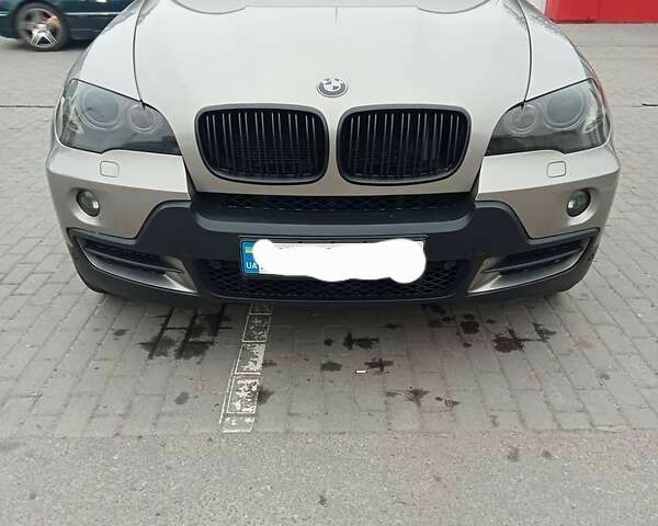 Серый БМВ Х5, объемом двигателя 3 л и пробегом 450 тыс. км за 304 $, фото 1 на Automoto.ua