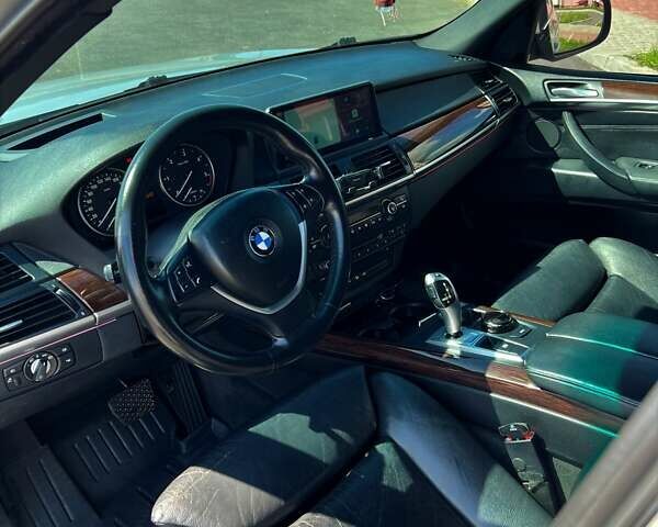 Сірий БМВ Х5, об'ємом двигуна 3 л та пробігом 297 тис. км за 14900 $, фото 1 на Automoto.ua
