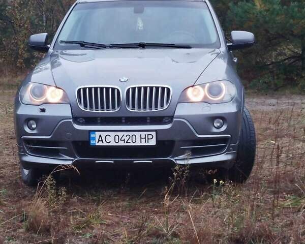 Серый БМВ Х5, объемом двигателя 3 л и пробегом 390 тыс. км за 11500 $, фото 1 на Automoto.ua