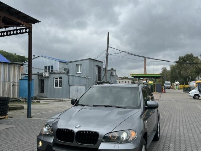 Серый БМВ Х5, объемом двигателя 3 л и пробегом 243 тыс. км за 11000 $, фото 1 на Automoto.ua