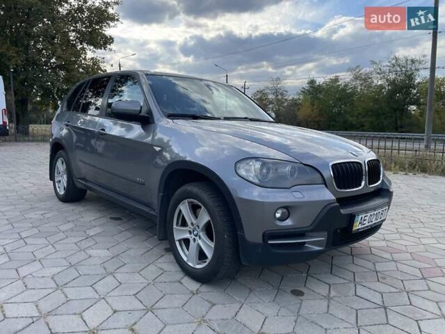 Серый БМВ Х5, объемом двигателя 3 л и пробегом 273 тыс. км за 10900 $, фото 1 на Automoto.ua
