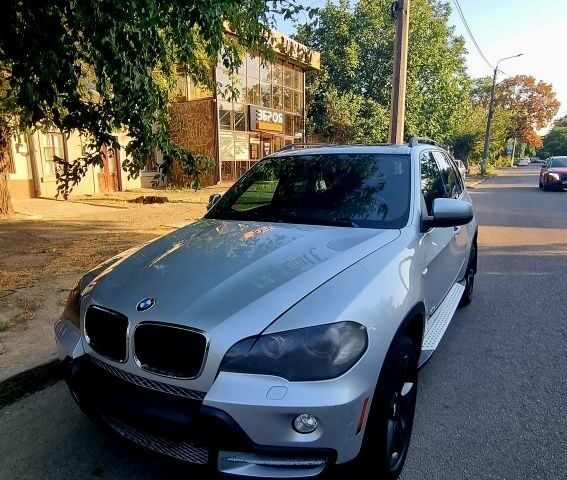 Серый БМВ Х5, объемом двигателя 3 л и пробегом 370 тыс. км за 9100 $, фото 1 на Automoto.ua