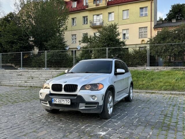 Серый БМВ Х5, объемом двигателя 3 л и пробегом 326 тыс. км за 12000 $, фото 1 на Automoto.ua