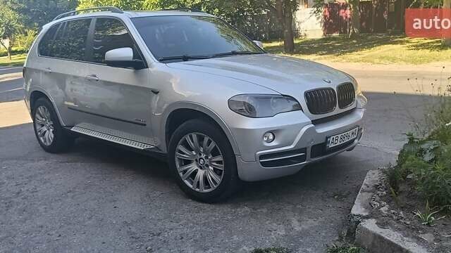 Серый БМВ Х5, объемом двигателя 3 л и пробегом 350 тыс. км за 269 $, фото 1 на Automoto.ua
