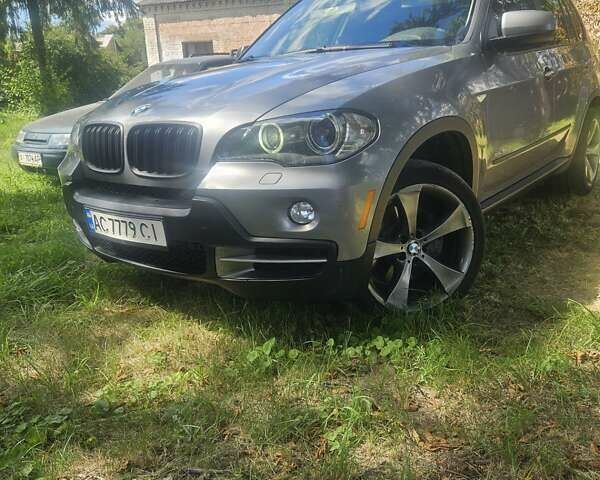 Сірий БМВ Х5, об'ємом двигуна 3 л та пробігом 286 тис. км за 13499 $, фото 1 на Automoto.ua