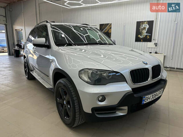 Серый БМВ Х5, объемом двигателя 3 л и пробегом 270 тыс. км за 22000 $, фото 1 на Automoto.ua