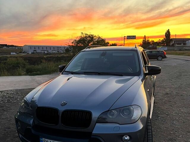 Серый БМВ Х5, объемом двигателя 3 л и пробегом 0 тыс. км за 16000 $, фото 1 на Automoto.ua