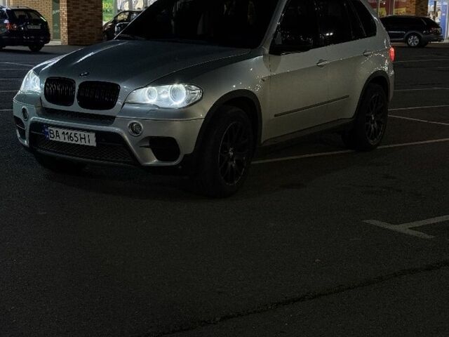 Серый БМВ Х5, объемом двигателя 4.4 л и пробегом 275 тыс. км за 13500 $, фото 1 на Automoto.ua