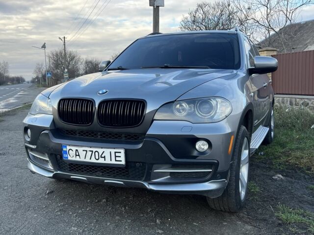Серый БМВ Х5, объемом двигателя 3 л и пробегом 300 тыс. км за 13000 $, фото 1 на Automoto.ua