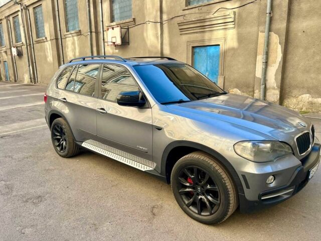 Серый БМВ Х5, объемом двигателя 3 л и пробегом 295 тыс. км за 11500 $, фото 1 на Automoto.ua