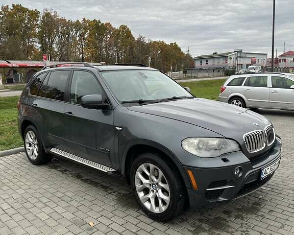 Серый БМВ Х5, объемом двигателя 2.98 л и пробегом 210 тыс. км за 12500 $, фото 1 на Automoto.ua