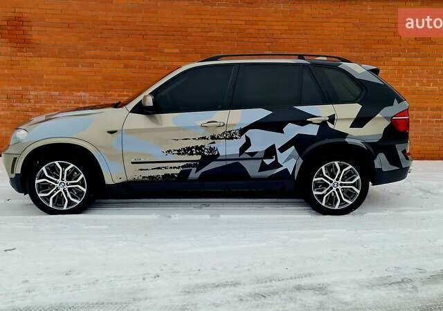 Серый БМВ Х5, объемом двигателя 3 л и пробегом 258 тыс. км за 13800 $, фото 1 на Automoto.ua